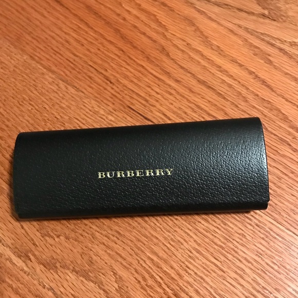 Burberry Accessories - Burberry Glasses Case